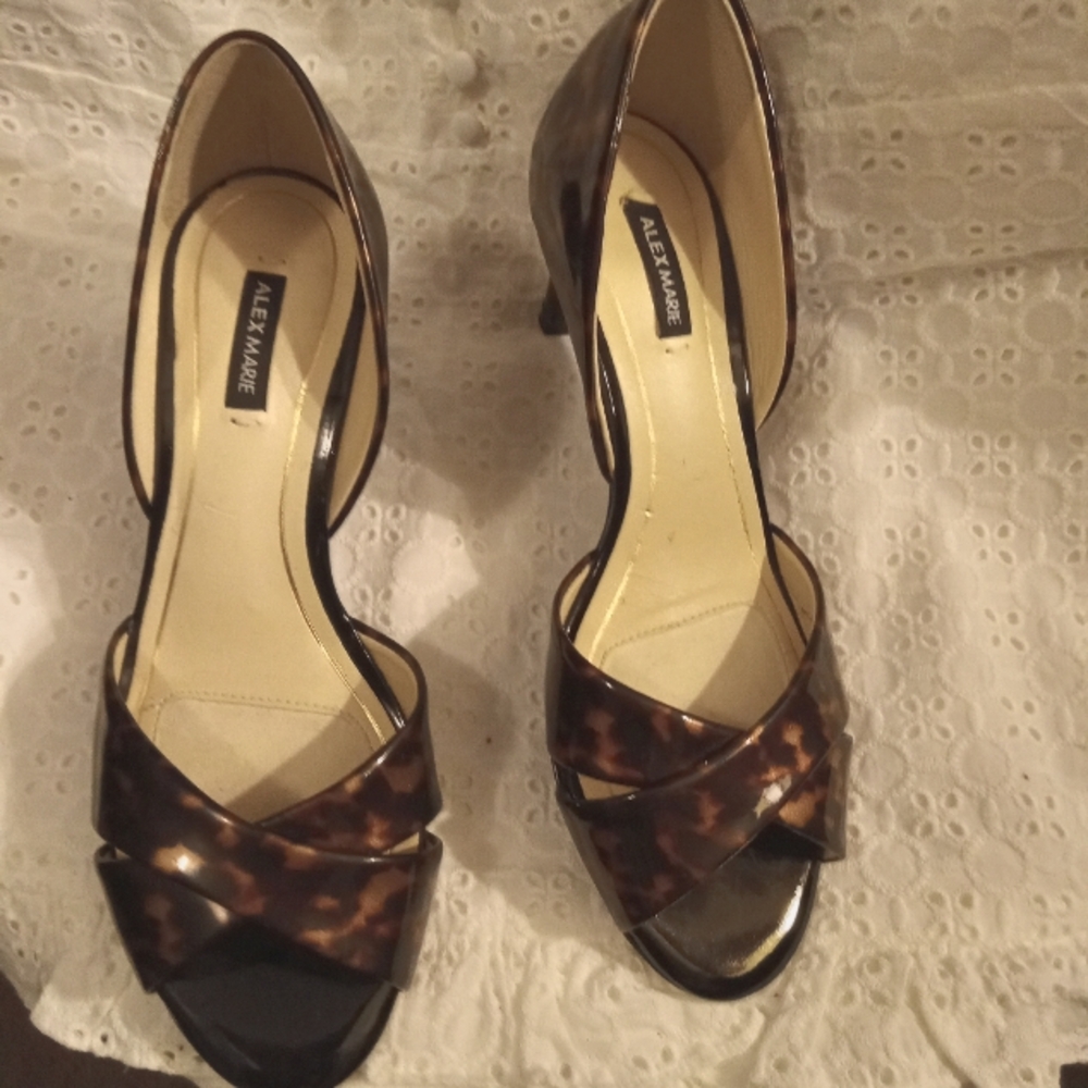 Womens shoes